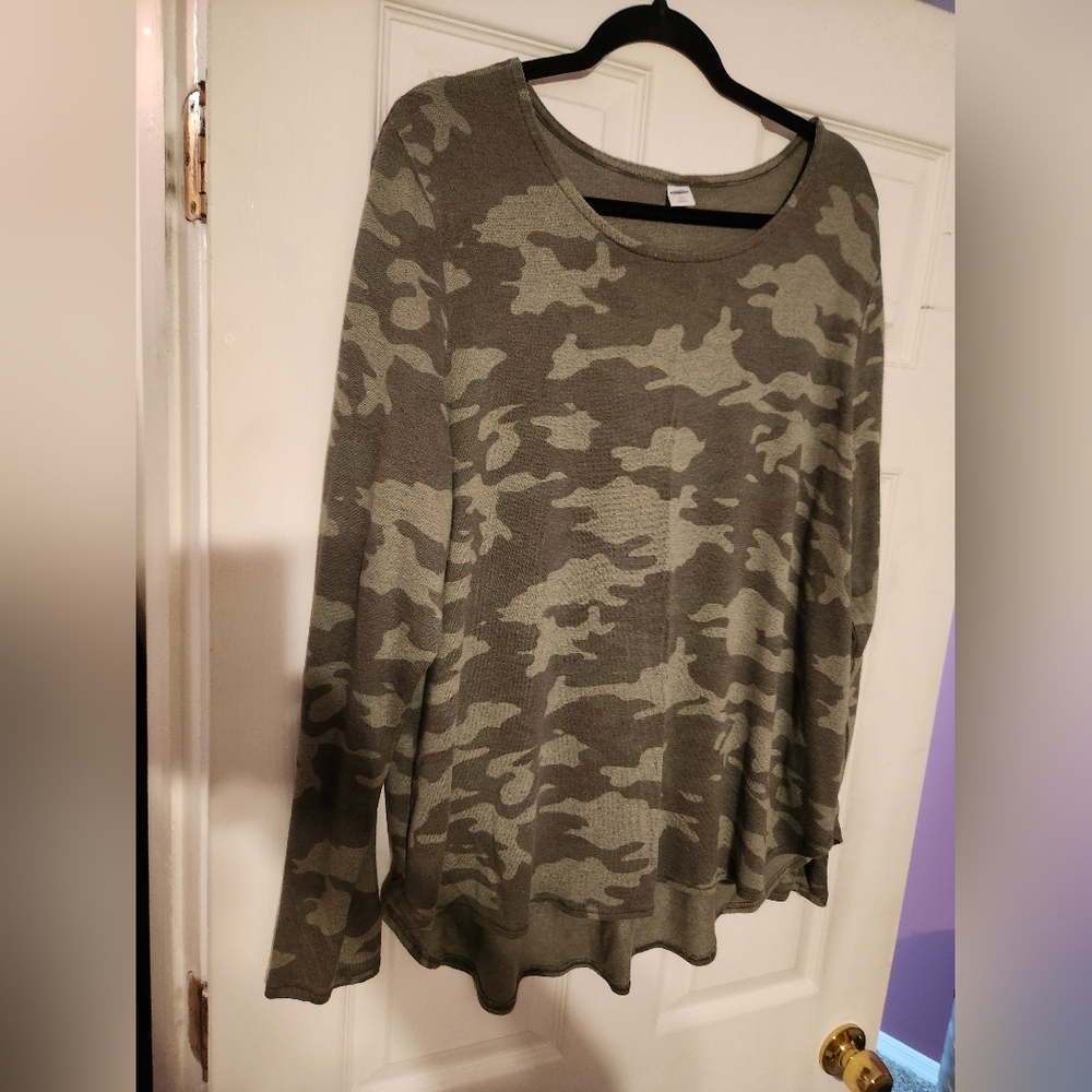 Old Navy Tee